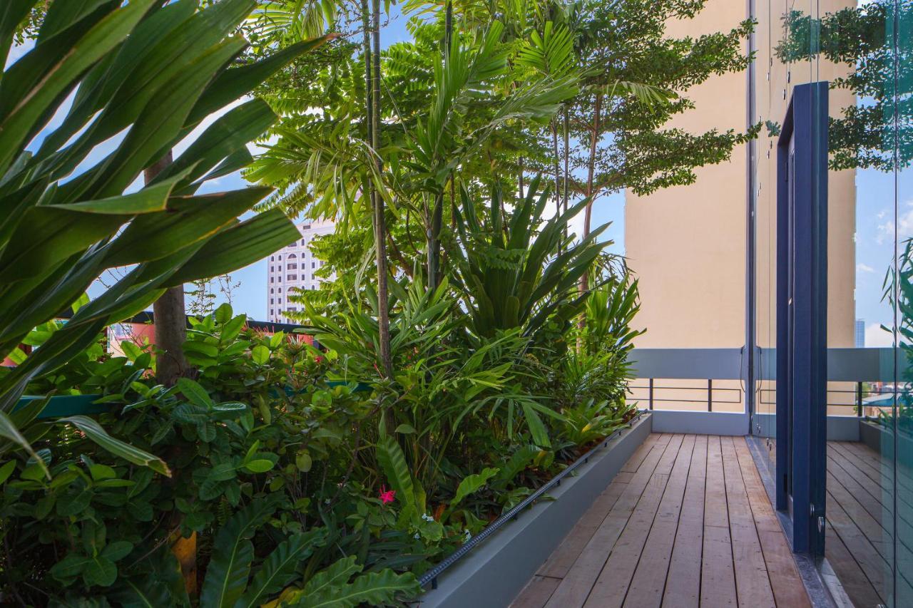Cest La Vie Boutique Hotel Phnom Penh Exterior foto